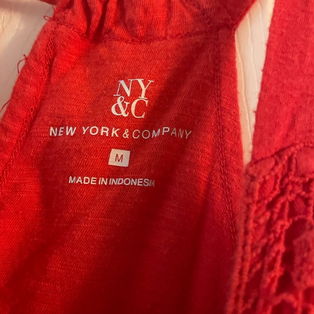 Red Top - Picture 3 of 4